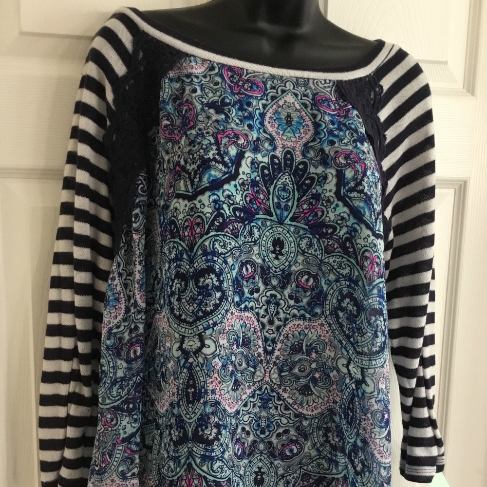Love, Fire Multi Fabric Hi-Low Spring Top - Picture 1 of 10